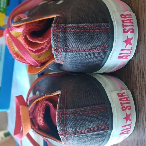 Converse Black and Pink SZ 6, multicolor tongues - Picture 6 of 8